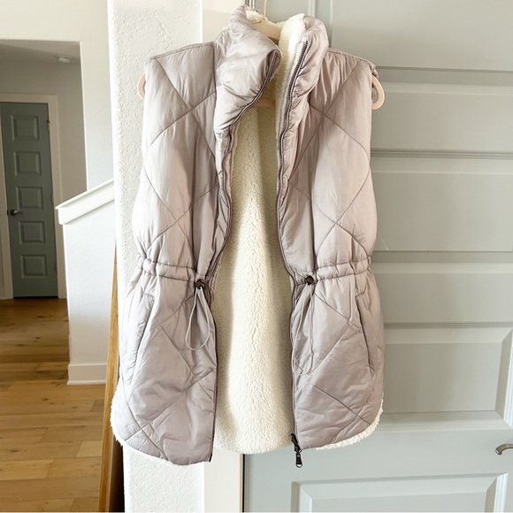NWT Free People Venture On Reversible Quilted Vest - Picture 5 of 9
